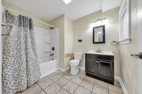 Bath - 431 Boyd St, Buchanan, VA 24066 photo 2 of 3
