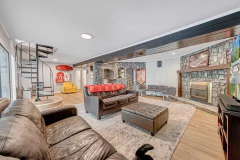 Living - 320 Fingerlake Rd, Penhook, VA 24137 photo 4 of 6