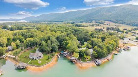 View/Area - 320 Fingerlake Rd, Penhook, VA 24137 photo 4 of 7