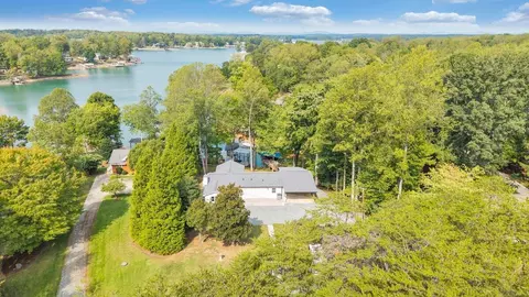 View/Area - 320 Fingerlake Rd, Penhook, VA 24137 photo 2 of 7