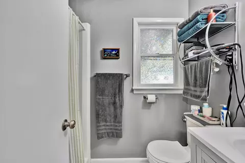 Bath - 6200 Goodview Rd, Goodview, VA 24095 photo 1 of 4