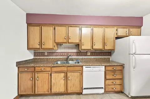 Kitchen - 3041 Green Hill Dr, Salem, VA 24153 photo 2 of 3