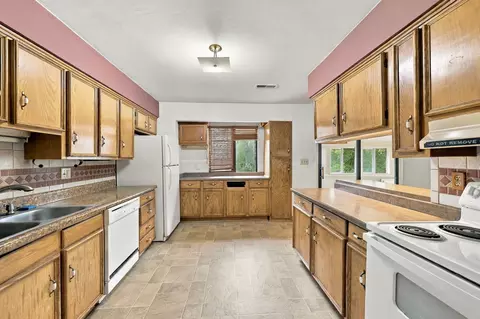 Kitchen - 3041 Green Hill Dr, Salem, VA 24153 photo 1 of 3