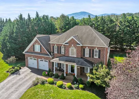4537 Brentwood Ct, Roanoke, VA 24018