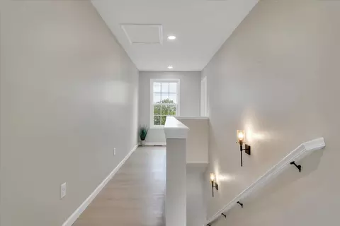 Entry Way - 824 Commander Dr, Roanoke, VA 24012 photo 6 of 6