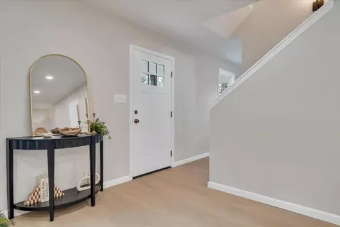 Entry Way - 824 Commander Dr, Roanoke, VA 24012 photo 2 of 6