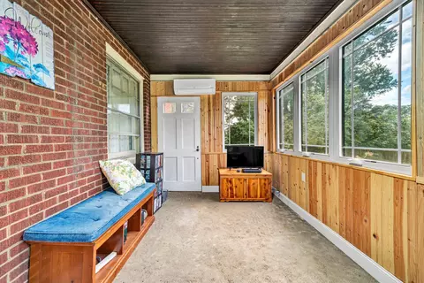 Exterior - 1019 Halliahurst Ave, Vinton, VA 24179 photo 3 of 14