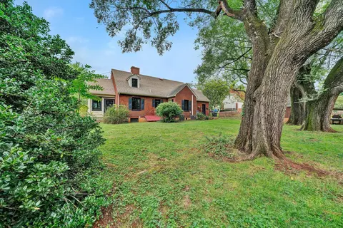 Exterior - 1019 Halliahurst Ave, Vinton, VA 24179 photo 5 of 14
