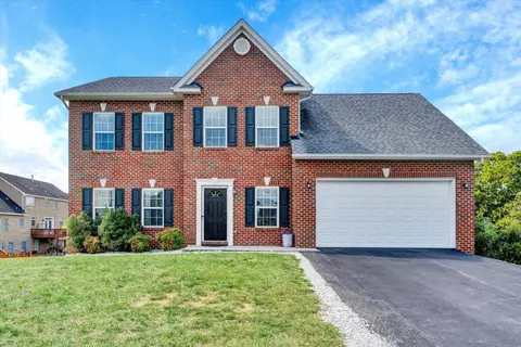 2914 Adam Dr, Vinton, VA 24179