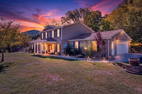 211 Etzler Rd, Troutville, VA 24175