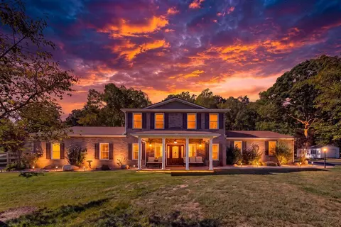 211 Etzler Rd, Troutville, VA 24175