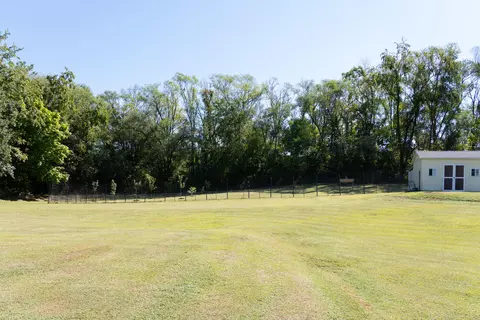 Exterior - 3545 Orange Ave NE, Roanoke, VA 24012 photo 11 of 17