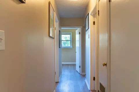 Entry Way - 3545 Orange Ave NE, Roanoke, VA 24012 photo 2 of 2
