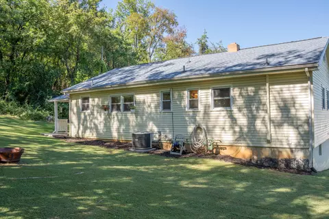 Exterior - 3545 Orange Ave NE, Roanoke, VA 24012 photo 4 of 17