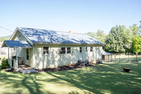 Exterior - 3545 Orange Ave NE, Roanoke, VA 24012 photo 3 of 17