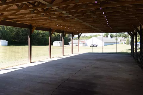 Exterior - 3545 Orange Ave NE, Roanoke, VA 24012 photo 15 of 17