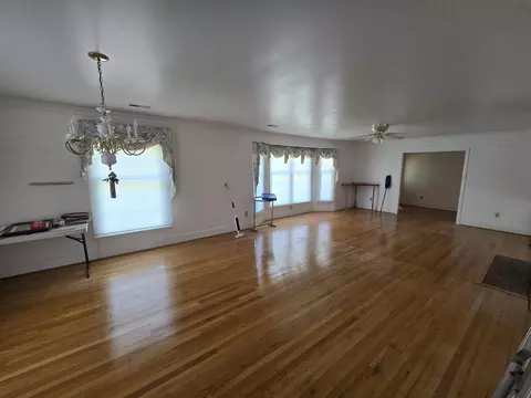 Living - 680 Park Ln, Halifax, VA 24558 photo 1 of 4