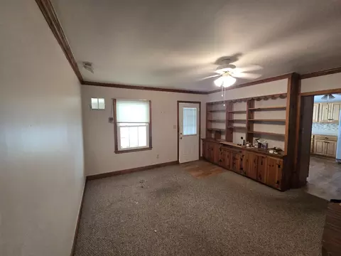Living - 680 Park Ln, Halifax, VA 24558 photo 3 of 4