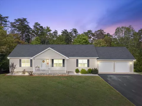 263 Sunny Field Rd, Wirtz, VA 24184