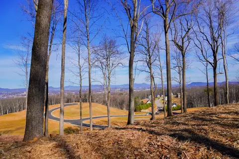 7138 Fairway Ridge Cir, Roanoke, VA 24018