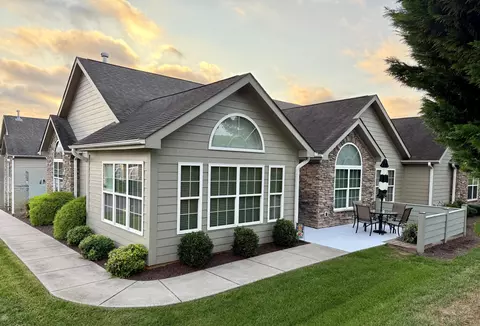 5472 Orchard Villas Cir, Roanoke, VA 24019