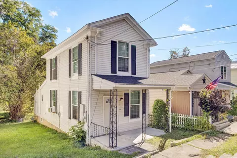 240 Roxbury St, Clifton Forge, VA 24422