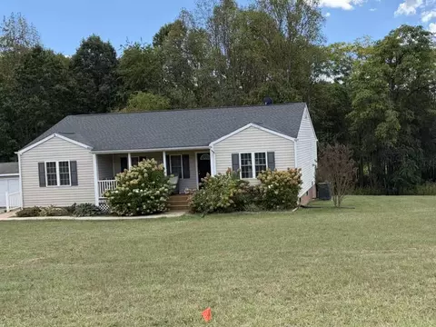 1206 Airport Rd, Moneta, VA 24121