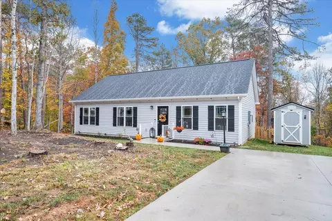 107 Pine Ridge Dr, Hardy, VA 24101