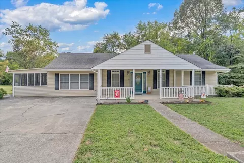 60 Upland Dr, Salem, VA 24153