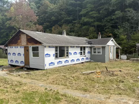 5423 Indian Draft Rd, Covington, VA 24426