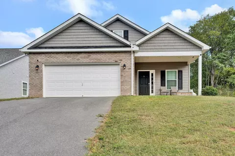 2029 Heys Ln, Vinton, VA 24179