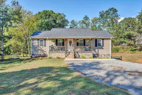 2358 Twin Lake Dr, Bedford, VA 24523