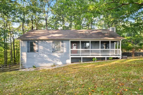 7601 Bending Oak Dr, Catawba, VA 24070