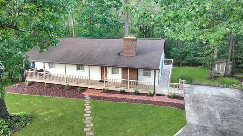 1111 Fairview Dr, Bedford, VA 24523