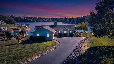 95 Royal Ct, Wirtz, VA 24184