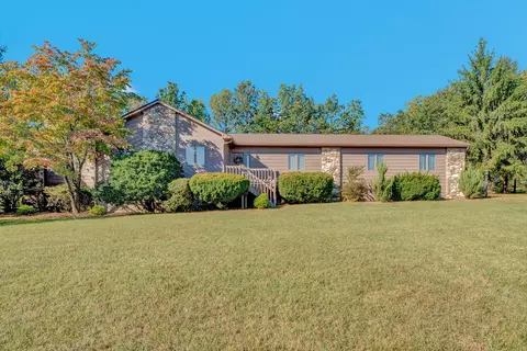 311 Foxcroft Dr, Blue Ridge, VA 24064