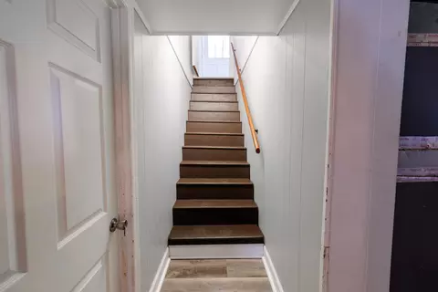 Entry Way - 635 E Augusta Ave, Vinton, VA 24179 photo 2 of 2