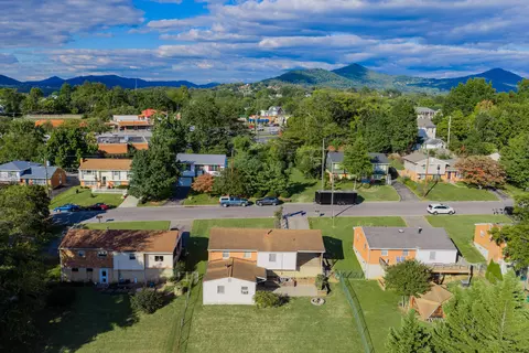 View/Area - 635 E Augusta Ave, Vinton, VA 24179 photo 3 of 3