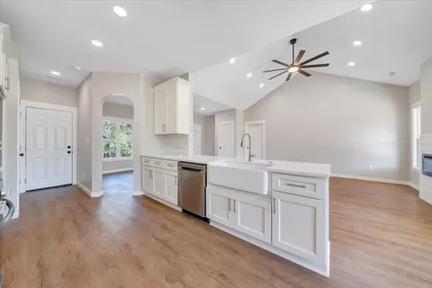 Entry Way - 45 Summerfield Rd, Hardy, VA 24101 photo 2 of 5