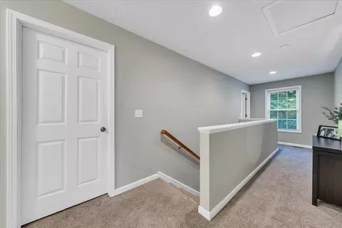 Entry Way - 2126 Brookside Ln SE, Roanoke, VA 24014 photo 1 of 1