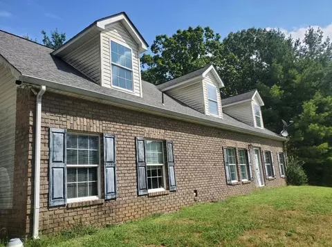7128 Boones Trl, Boones Mill, VA 24065