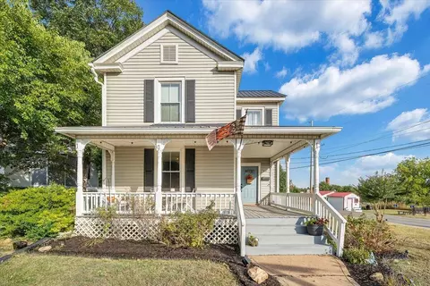 711 North St, Bedford, VA 24523