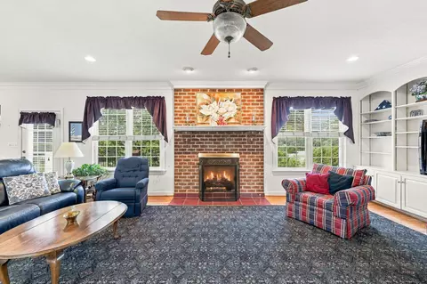 Living - 1478 Cifax Rd, Forest, VA 24551 photo 3 of 6