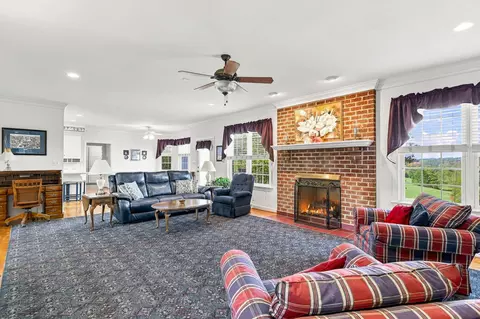 Living - 1478 Cifax Rd, Forest, VA 24551 photo 5 of 6