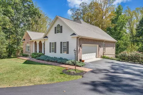 Exterior - 203 Windcrest Dr, Vinton, VA 24179 photo 17 of 22