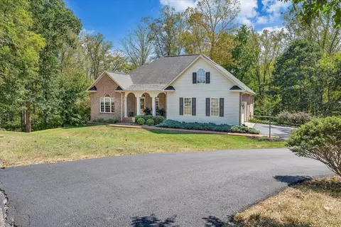 Exterior - 203 Windcrest Dr, Vinton, VA 24179 photo 18 of 22