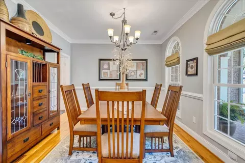Dining - 203 Windcrest Dr, Vinton, VA 24179 photo 2 of 4
