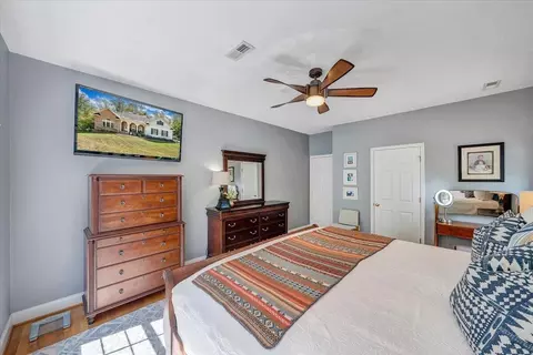 Bedroom - 203 Windcrest Dr, Vinton, VA 24179 photo 2 of 7