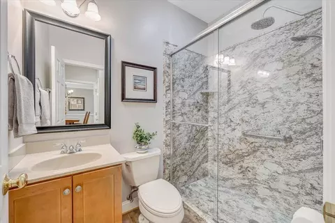 Bath - 203 Windcrest Dr, Vinton, VA 24179 photo 7 of 8