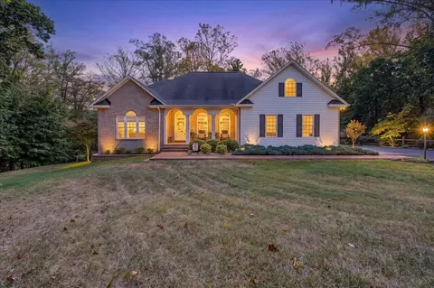 Exterior - 203 Windcrest Dr, Vinton, VA 24179 photo 22 of 22